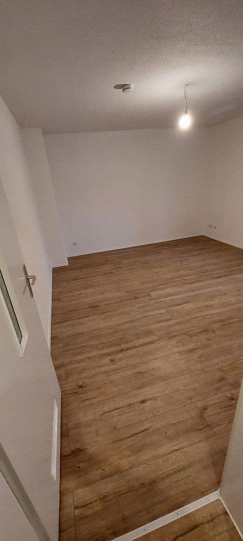 Pronájem bytu 1+1 33 m², Cadolzburgerstr 50, Fürth, Bavorsko Pronájem bytu 1+1 33 m², Cadolzburgerstr 50, Fürth, Bavorsko