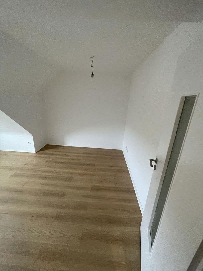 Pronájem bytu 4+1 70 m², Wingertweg 5, Leidersbach, Bavorsko Pronájem bytu 4+1 70 m², Wingertweg 5, Leidersbach, Bavorsko