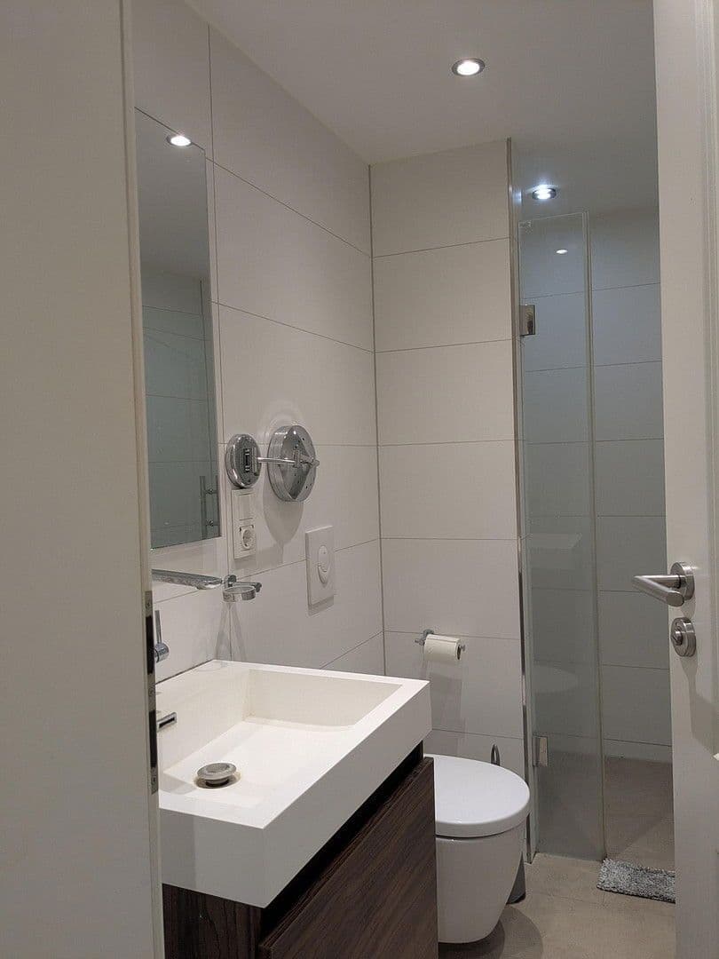 Pronájem bytu 1+1 30 m², Öserstraße 13, Frankfurt, Hessen Pronájem bytu 1+1 30 m², Öserstraße 13, Frankfurt, Hessen