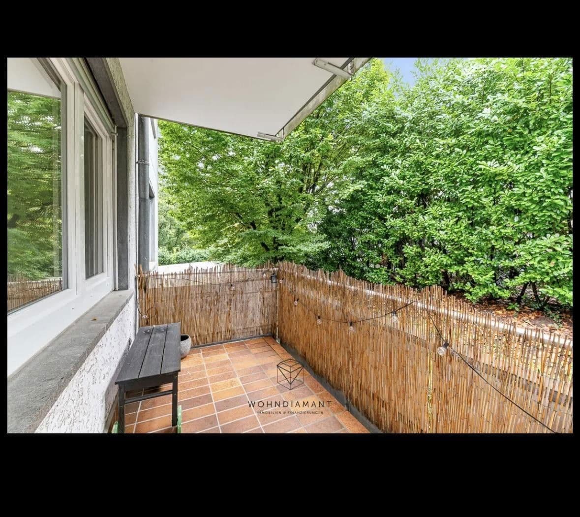 Pronájem bytu 1+kk 30 m², Stuttgart, Bádensko-Württembersko Pronájem bytu 1+kk 30 m², Stuttgart, Bádensko-Württembersko