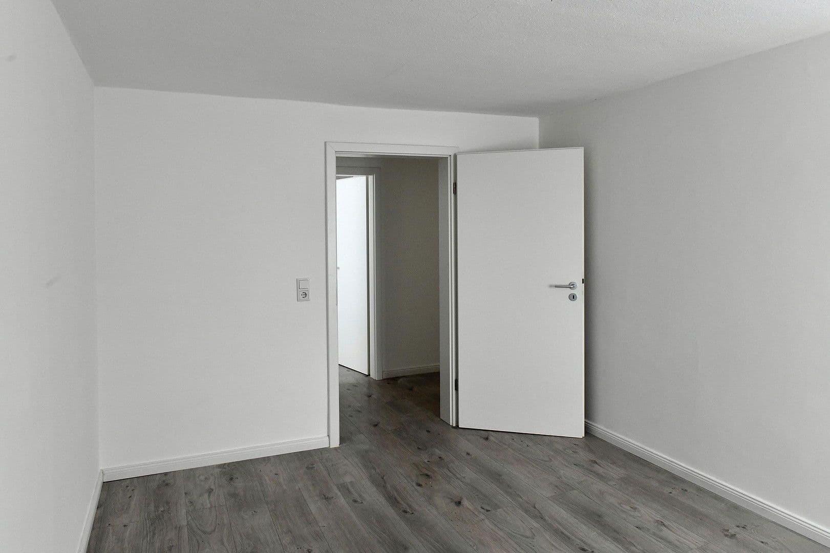 Pronájem bytu 3+1 84 m², Meinhardswindener Str. 35, Ansbach, Bavorsko Pronájem bytu 3+1 84 m², Meinhardswindener Str. 35, Ansbach, Bavorsko