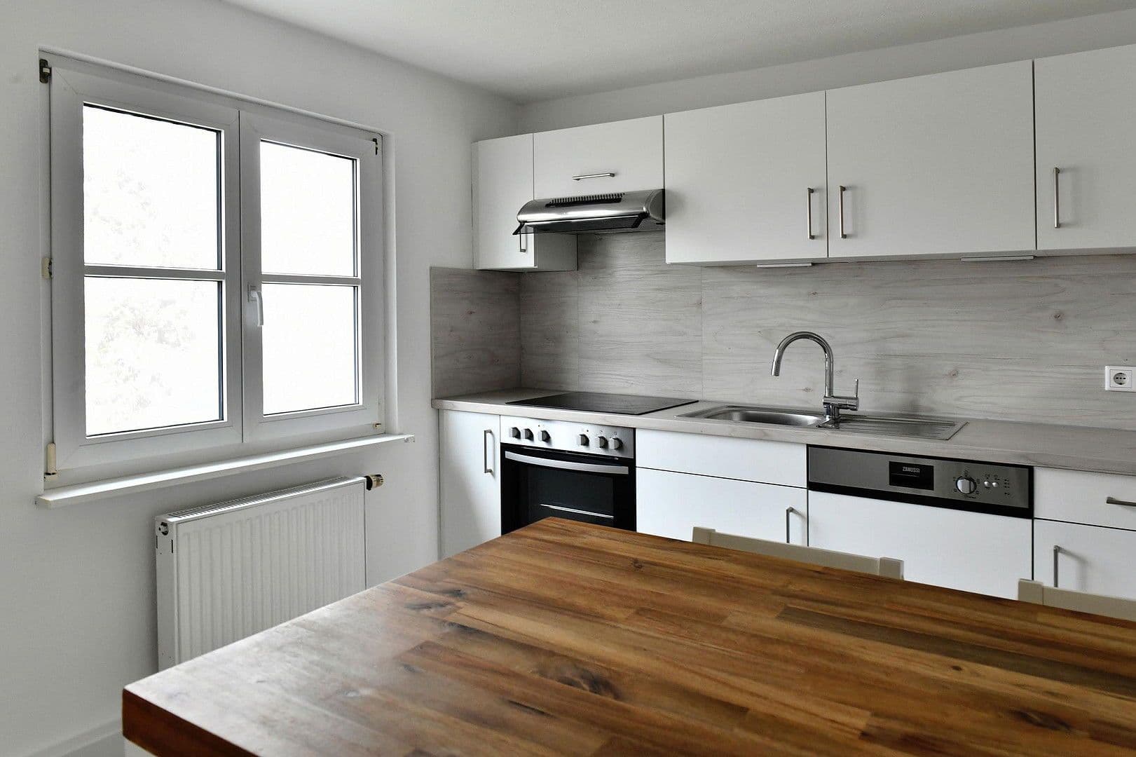 Pronájem bytu 3+1 84 m², Meinhardswindener Str. 35, Ansbach, Bavorsko Pronájem bytu 3+1 84 m², Meinhardswindener Str. 35, Ansbach, Bavorsko