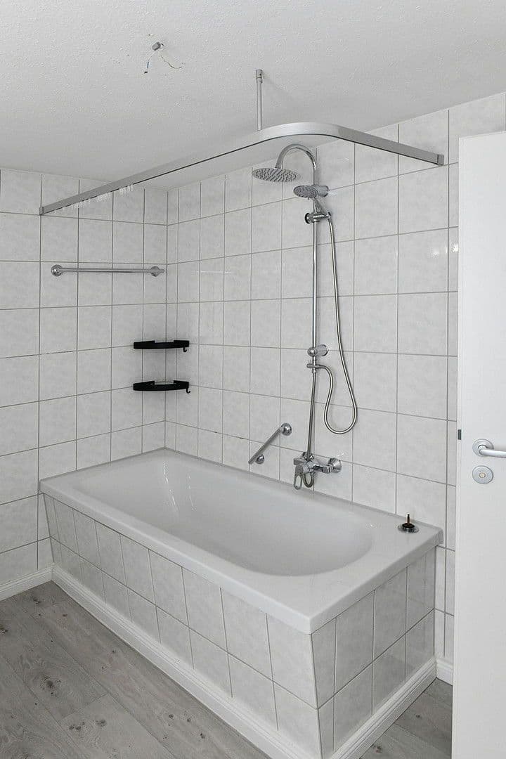 Pronájem bytu 3+1 84 m², Meinhardswindener Str. 35, Ansbach, Bavorsko Pronájem bytu 3+1 84 m², Meinhardswindener Str. 35, Ansbach, Bavorsko