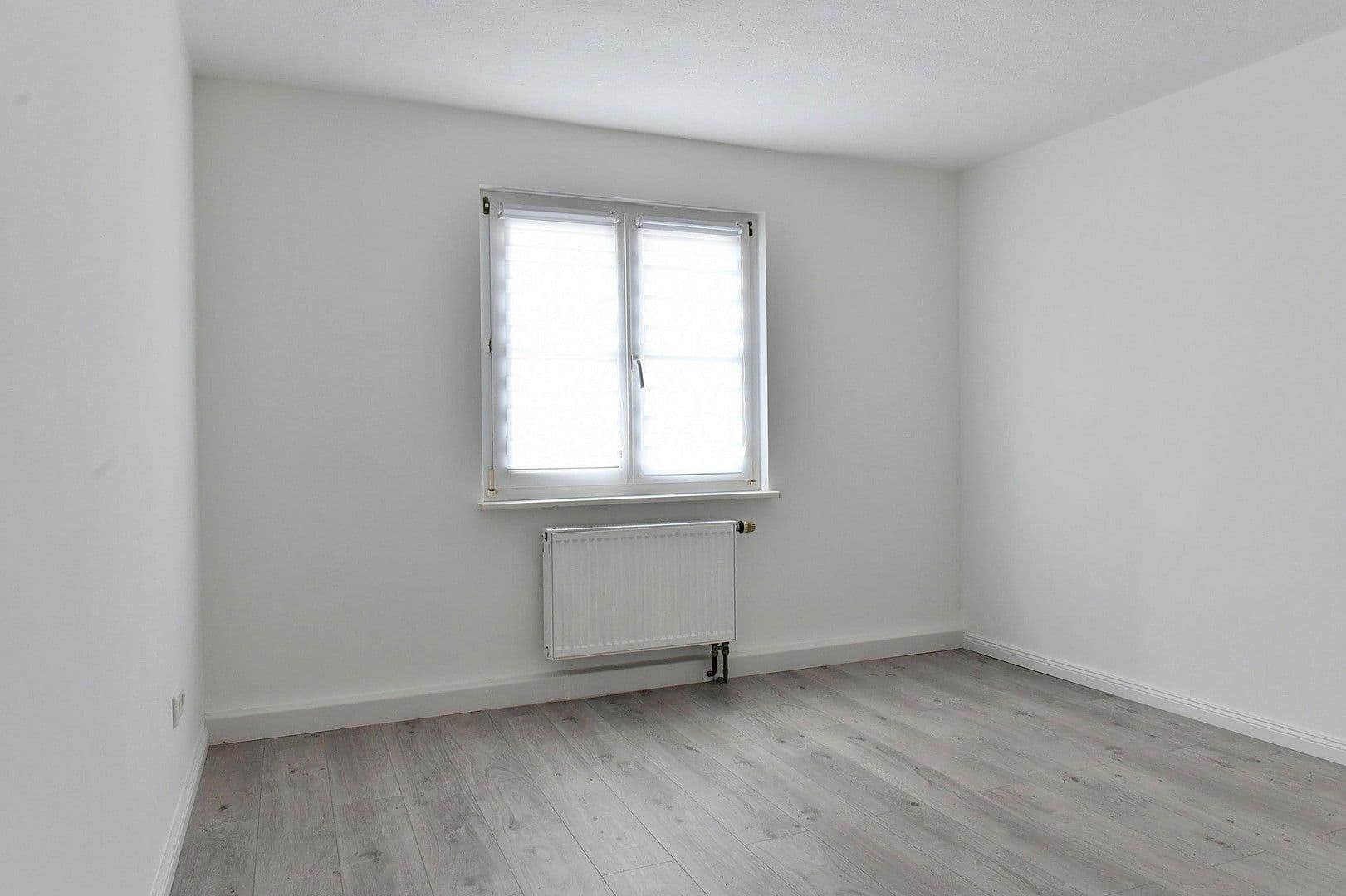Pronájem bytu 3+1 84 m², Meinhardswindener Str. 35, Ansbach, Bavorsko Pronájem bytu 3+1 84 m², Meinhardswindener Str. 35, Ansbach, Bavorsko