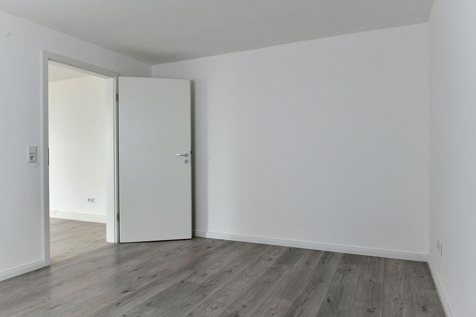 Pronájem bytu 3+1 84 m², Meinhardswindener Str. 35, Ansbach, Bavorsko Pronájem bytu 3+1 84 m², Meinhardswindener Str. 35, Ansbach, Bavorsko