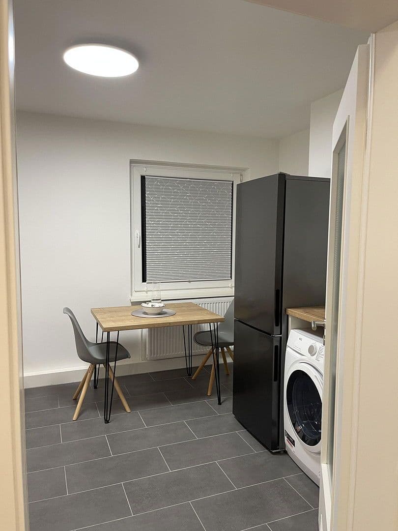 Pronájem bytu 2+1 54 m², Rauenthaler Straße 11A, Wiesbaden, Hessen Pronájem bytu 2+1 54 m², Rauenthaler Straße 11A, Wiesbaden, Hessen