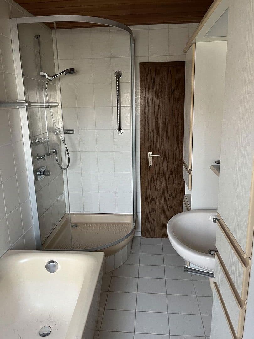 Pronájem bytu 5+1 100 m², Tamm, Bádensko-Württembersko Pronájem bytu 5+1 100 m², Tamm, Bádensko-Württembersko