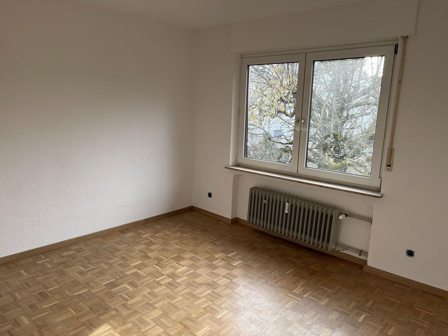 Pronájem bytu 5+1 100 m², Tamm, Bádensko-Württembersko Pronájem bytu 5+1 100 m², Tamm, Bádensko-Württembersko