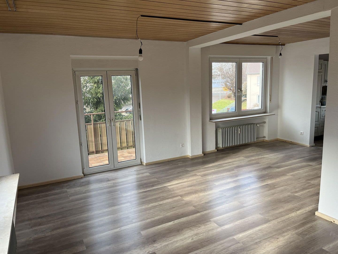 Pronájem bytu 5+1 100 m², Tamm, Bádensko-Württembersko Pronájem bytu 5+1 100 m², Tamm, Bádensko-Württembersko