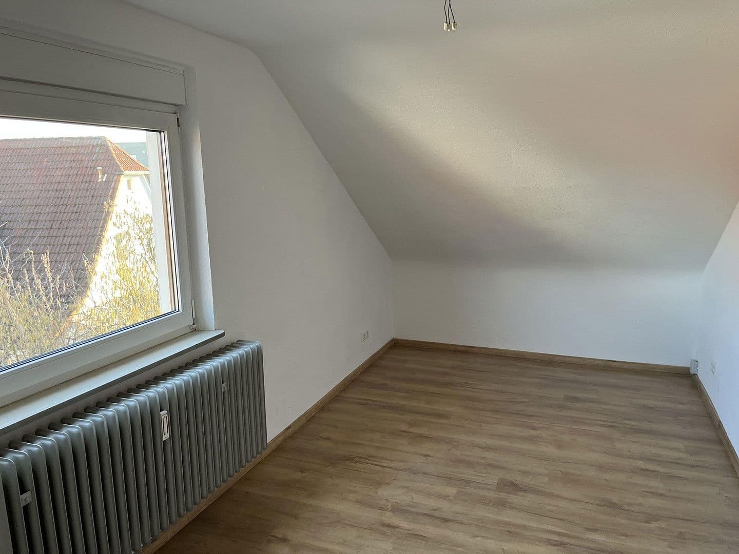 Pronájem bytu 5+1 100 m², Tamm, Bádensko-Württembersko Pronájem bytu 5+1 100 m², Tamm, Bádensko-Württembersko