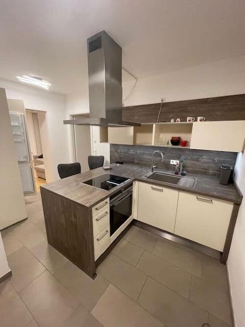 Prodej bytu 1+1 51 m², Fuchstanzstr. 30, Frankfurt, Hessen Prodej bytu 1+1 51 m², Fuchstanzstr. 30, Frankfurt, Hessen