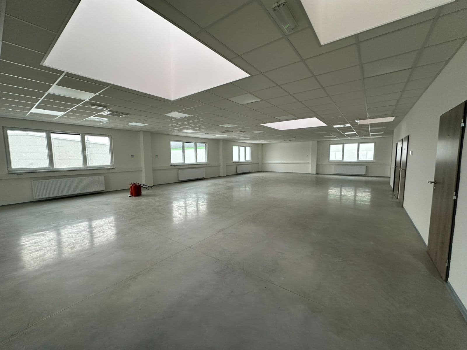 Pronájem nebytového prostoru 2.400 m², K Pérovně, Praha, Praha Pronájem nebytového prostoru 2.400 m², K Pérovně, Praha, Praha