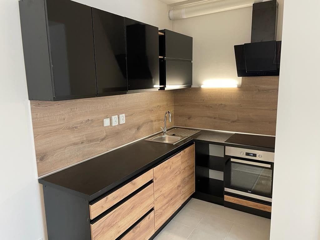 Pronájem bytu 2+kk 48 m², Maru Špačkové, Rakovník, Středočeský kraj Pronájem bytu 2+kk 48 m², Maru Špačkové, Rakovník, Středočeský kraj