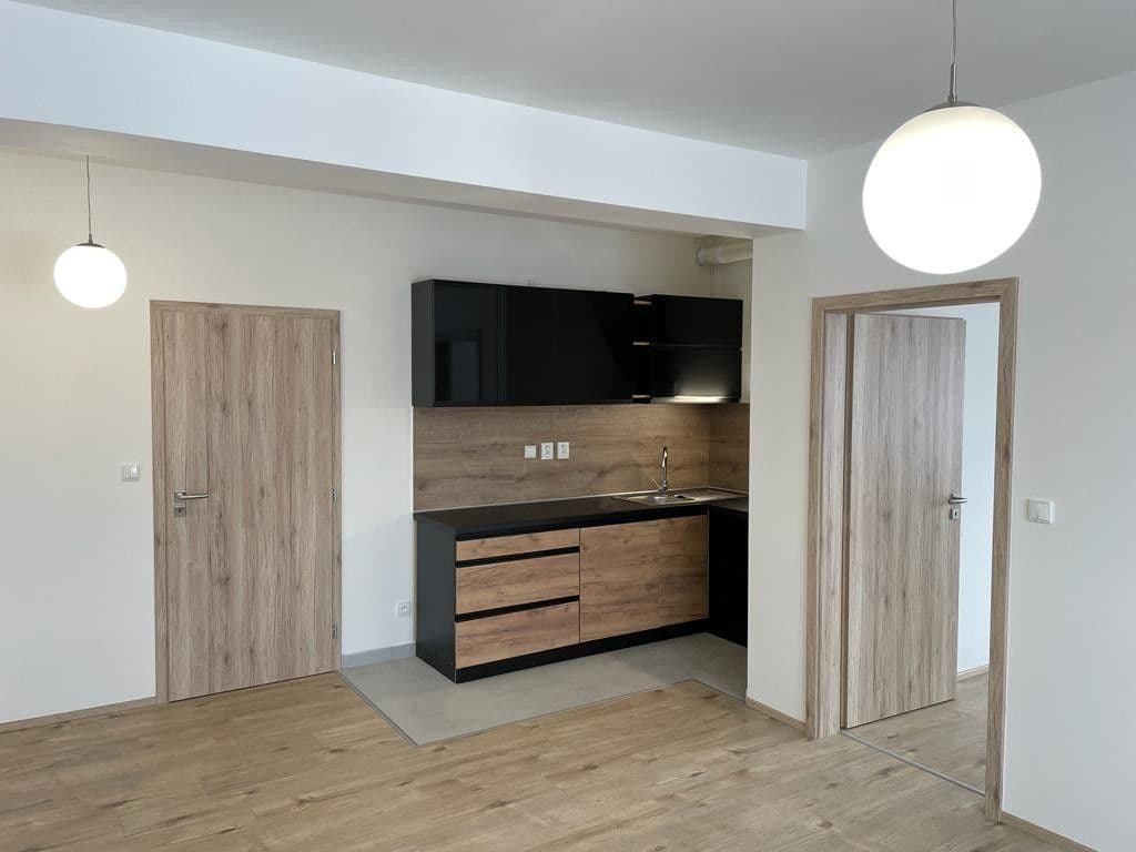 Pronájem bytu 2+kk 48 m², Maru Špačkové, Rakovník, Středočeský kraj Pronájem bytu 2+kk 48 m², Maru Špačkové, Rakovník, Středočeský kraj