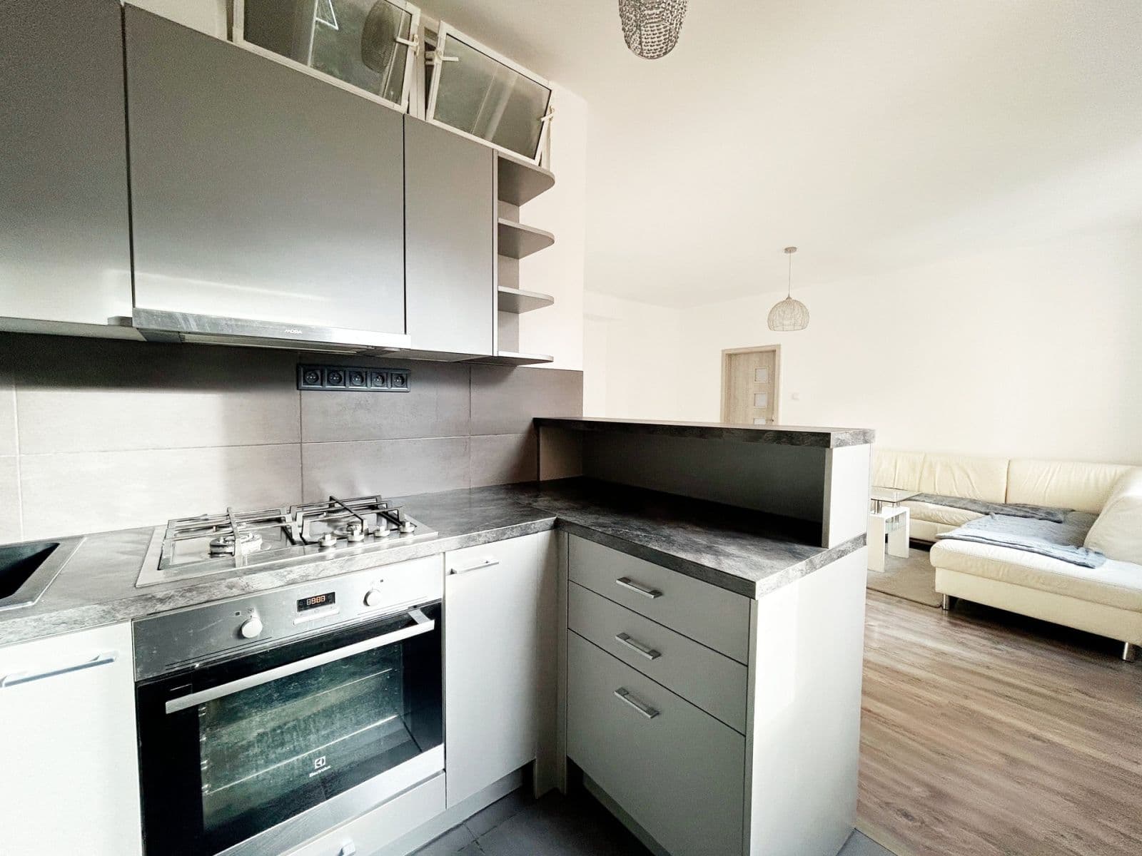 Pronájem bytu 2+kk 48 m², Spojovací, Praha, Praha Pronájem bytu 2+kk 48 m², Spojovací, Praha, Praha