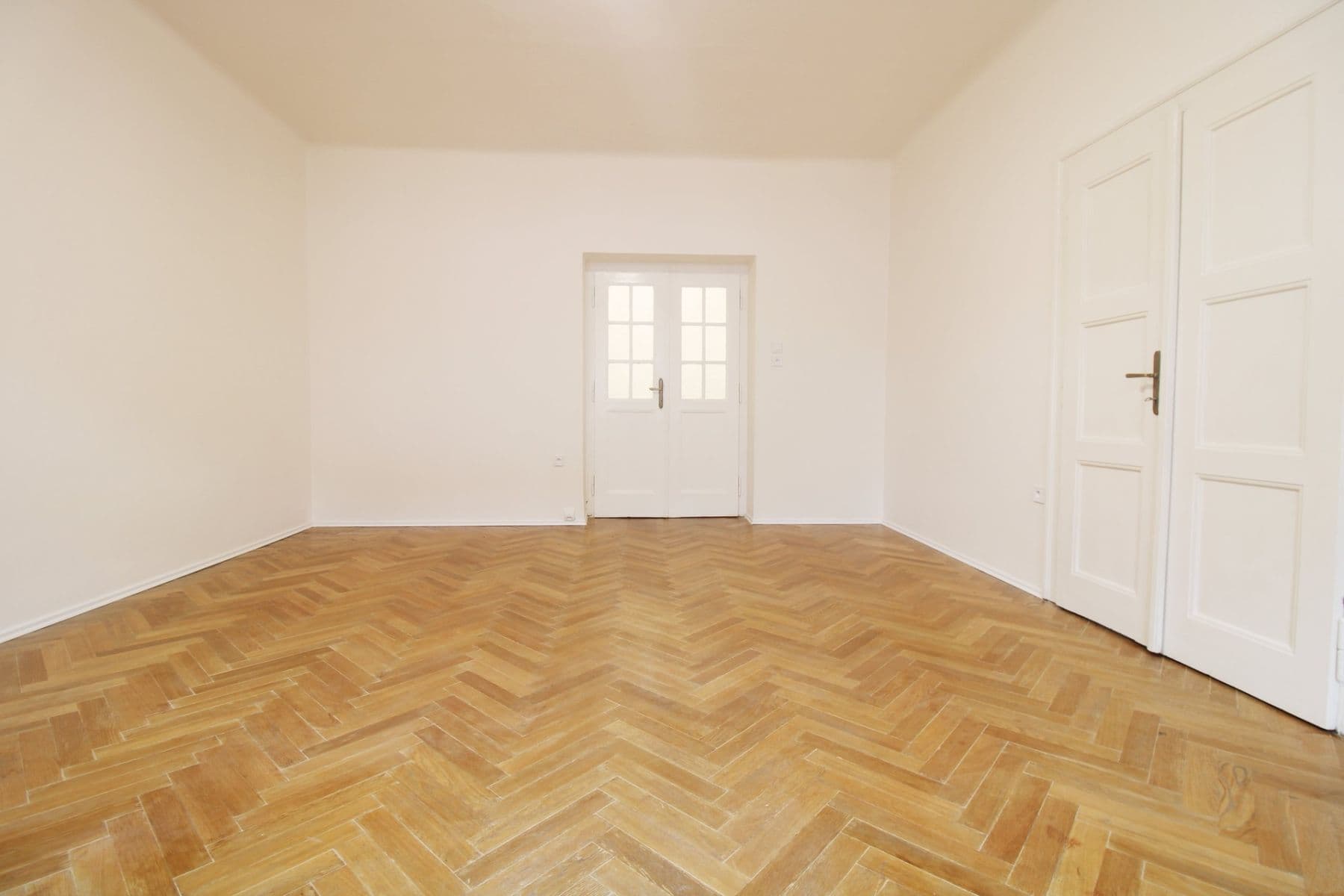 Pronájem bytu 2+kk 75 m², Kolínská, Praha, Praha Pronájem bytu 2+kk 75 m², Kolínská, Praha, Praha