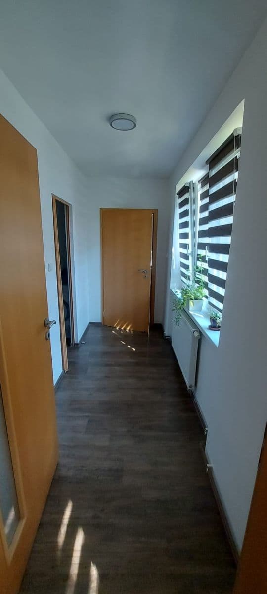 Prodej bytu 5+1 118 m², Sklepní, Chomutov, Ústecký kraj Prodej bytu 5+1 118 m², Sklepní, Chomutov, Ústecký kraj