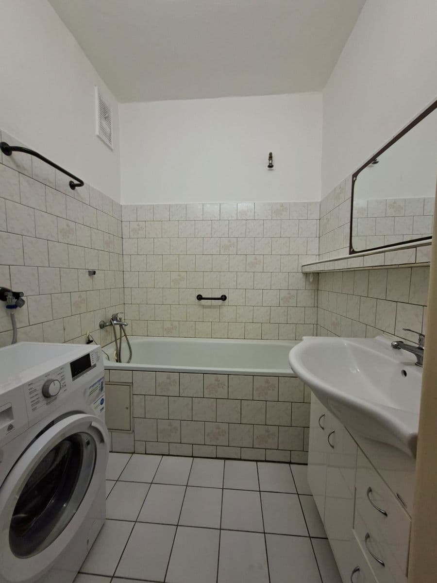 Pronájem bytu 2+1 65 m², Štěchovická, Praha, Praha Pronájem bytu 2+1 65 m², Štěchovická, Praha, Praha