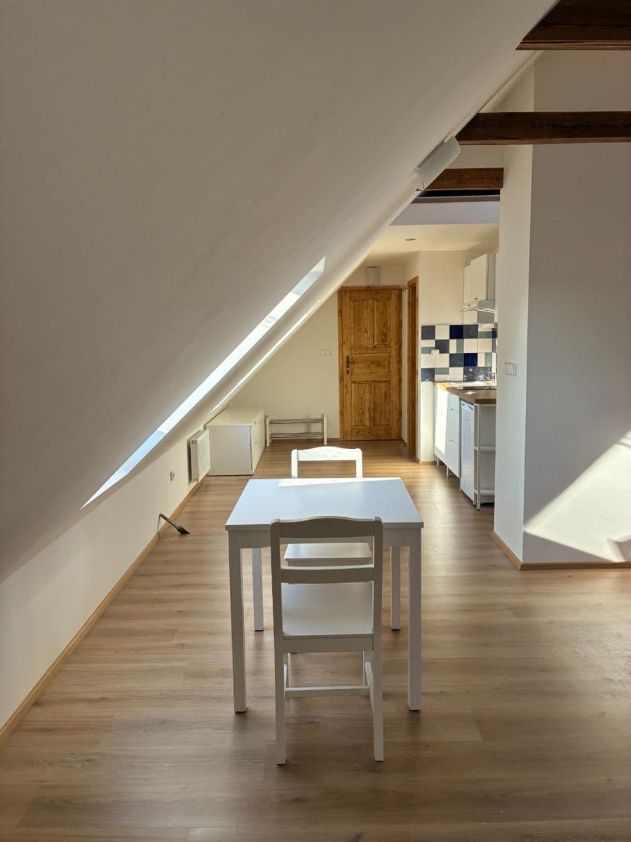 Pronájem bytu 1+kk 42 m², Za Mlýnem, Hostivice, Středočeský kraj Pronájem bytu 1+kk 42 m², Za Mlýnem, Hostivice, Středočeský kraj