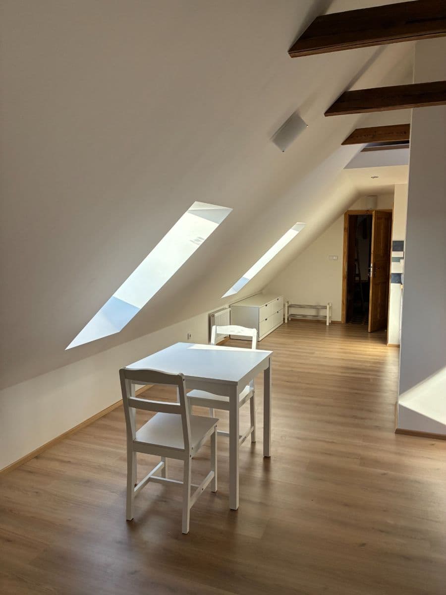 Pronájem bytu 1+kk 42 m², Za Mlýnem, Hostivice, Středočeský kraj Pronájem bytu 1+kk 42 m², Za Mlýnem, Hostivice, Středočeský kraj