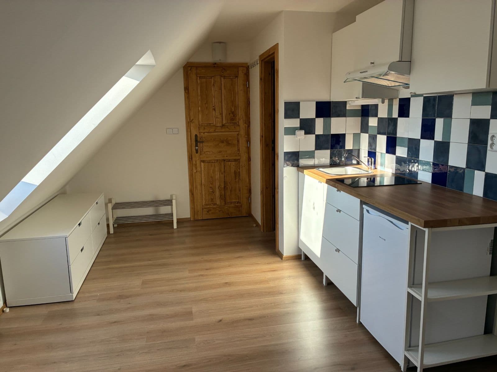 Pronájem bytu 1+kk 42 m², Za Mlýnem, Hostivice, Středočeský kraj Pronájem bytu 1+kk 42 m², Za Mlýnem, Hostivice, Středočeský kraj