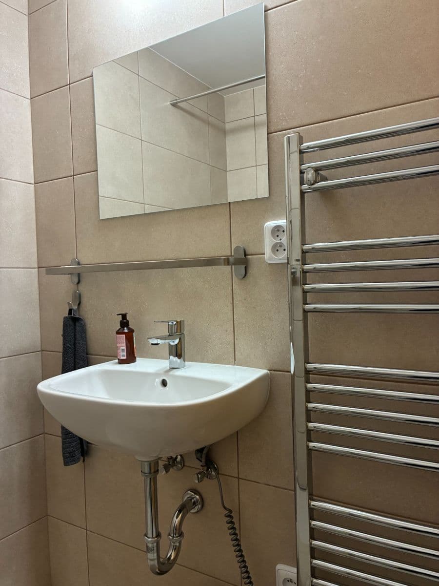 Pronájem bytu 1+kk 42 m², Za Mlýnem, Hostivice, Středočeský kraj Pronájem bytu 1+kk 42 m², Za Mlýnem, Hostivice, Středočeský kraj