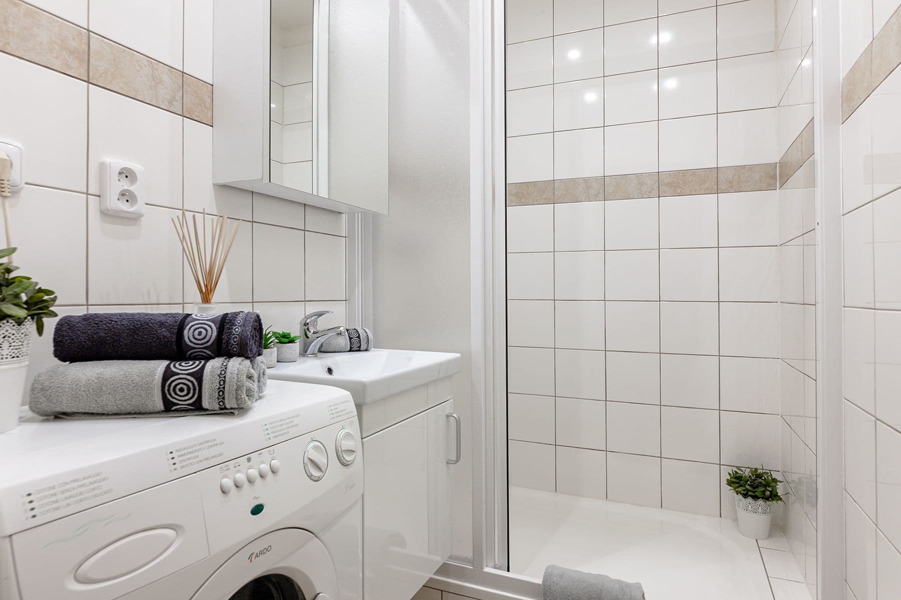 Prodej bytu 2+kk 43 m², Poznaňská, Praha, Praha Prodej bytu 2+kk 43 m², Poznaňská, Praha, Praha