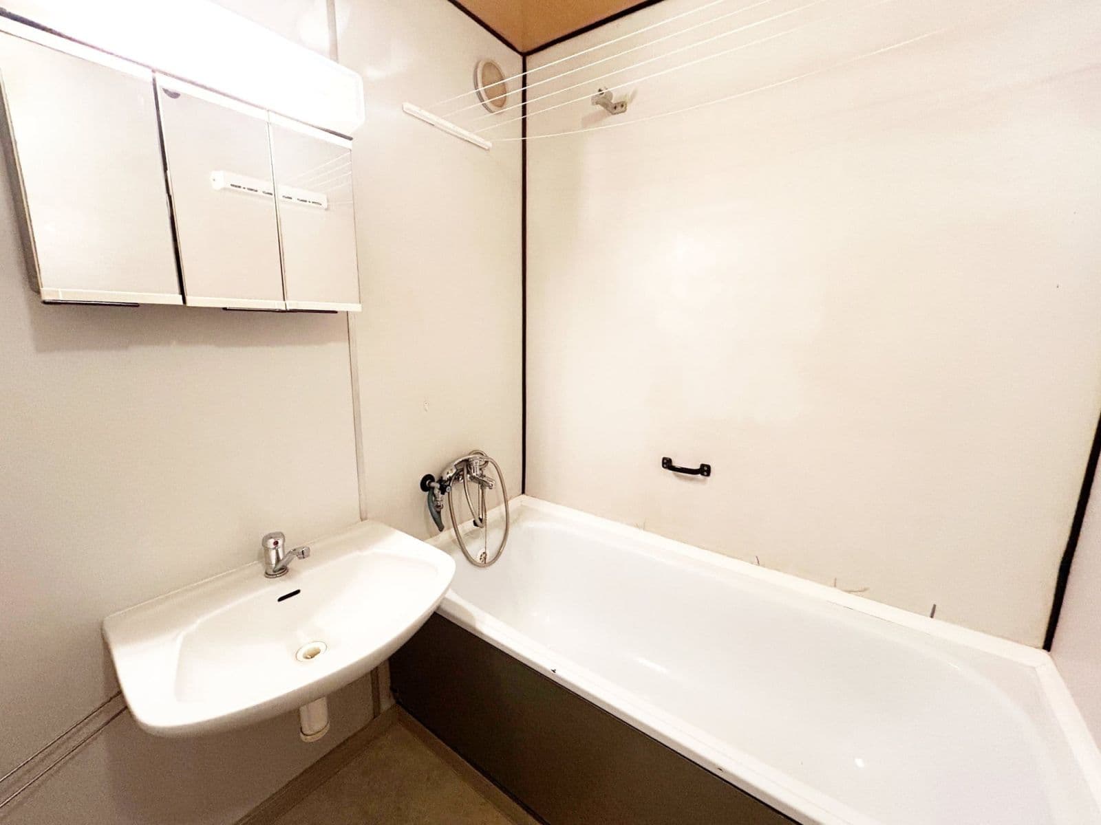 Pronájem bytu 4+1 89 m², Doležalova, Praha, Praha Pronájem bytu 4+1 89 m², Doležalova, Praha, Praha