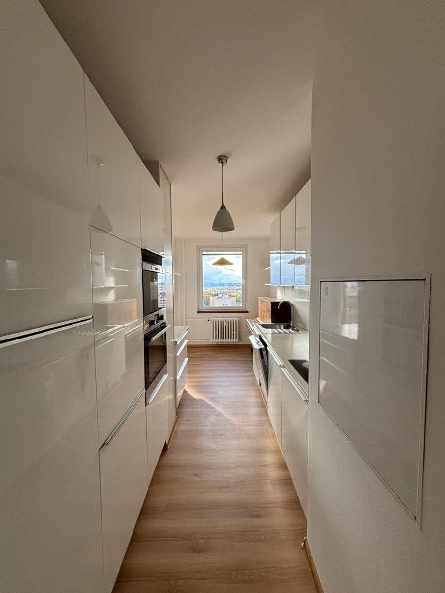 Pronájem bytu 4+1 86 m², Mazurská, Praha, Praha Pronájem bytu 4+1 86 m², Mazurská, Praha, Praha