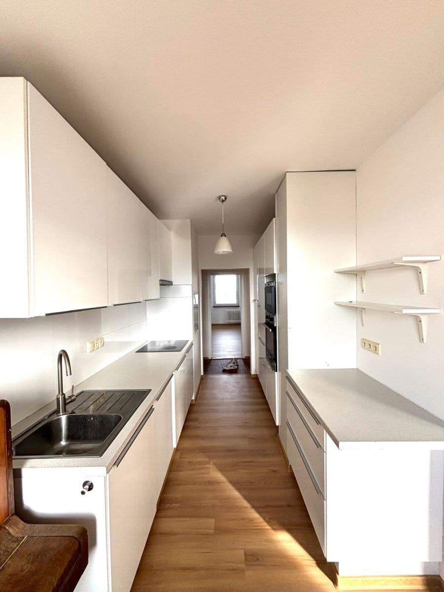 Pronájem bytu 4+1 86 m², Mazurská, Praha, Praha Pronájem bytu 4+1 86 m², Mazurská, Praha, Praha