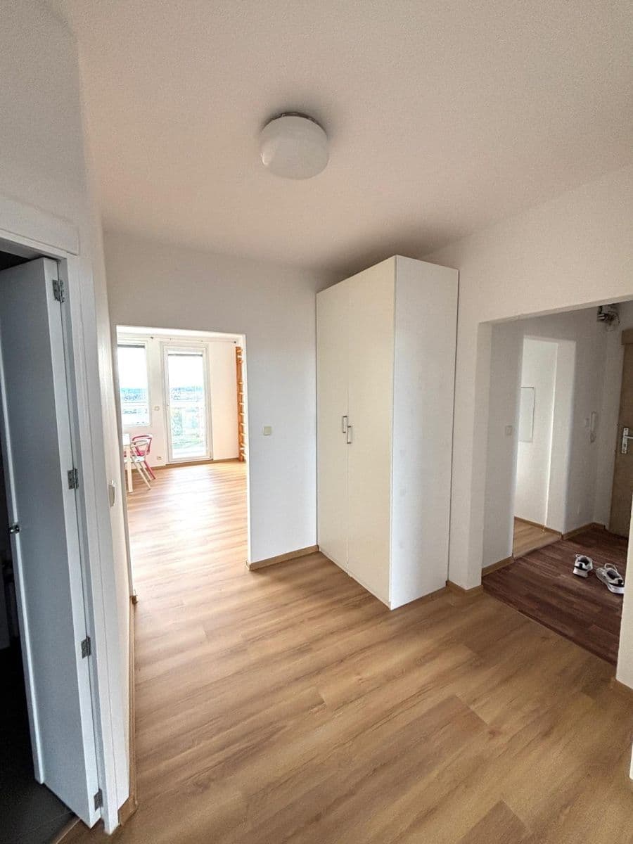 Pronájem bytu 4+1 86 m², Mazurská, Praha, Praha Pronájem bytu 4+1 86 m², Mazurská, Praha, Praha