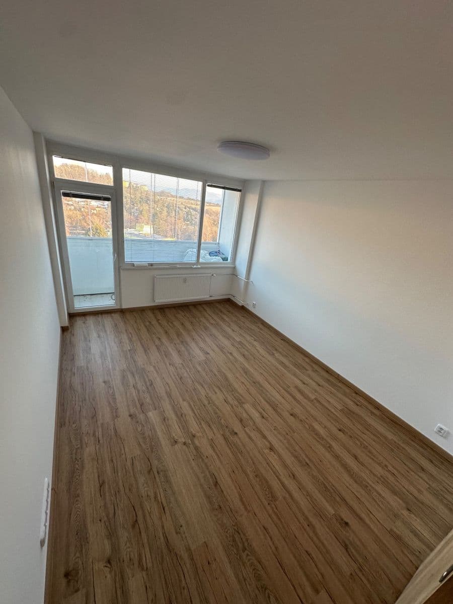 Pronájem bytu 3+1 75 m², Hoření, Ústí nad Labem, Ústecký kraj Pronájem bytu 3+1 75 m², Hoření, Ústí nad Labem, Ústecký kraj