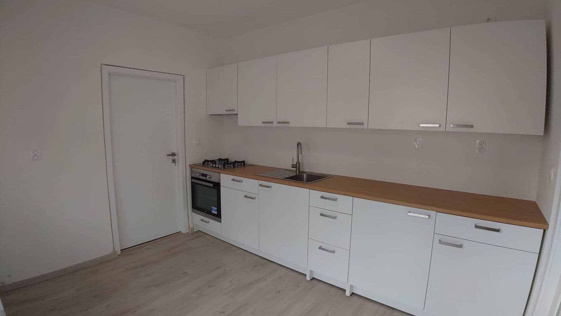 Pronájem bytu 3+1 72 m², J. Mudrocha, Senica, Trnavský kraj Pronájem bytu 3+1 72 m², J. Mudrocha, Senica, Trnavský kraj