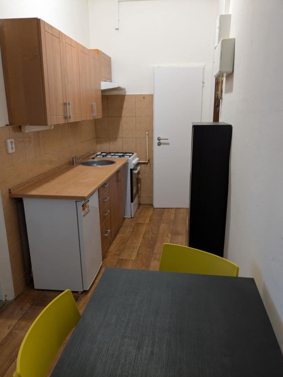 Pronájem bytu 2+1 50 m², Žerotínova, Praha, Praha Pronájem bytu 2+1 50 m², Žerotínova, Praha, Praha