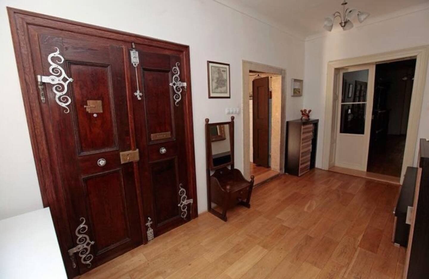 Pronájem bytu 130 m², Mostecká, Praha, Praha Pronájem bytu 130 m², Mostecká, Praha, Praha