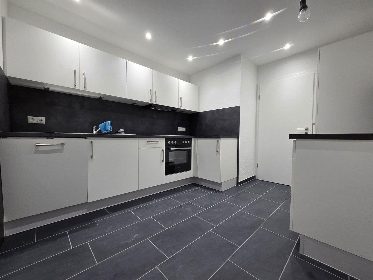 Pronájem bytu 3+1 70 m², Giesen, Dolní Sasko Pronájem bytu 3+1 70 m², Giesen, Dolní Sasko