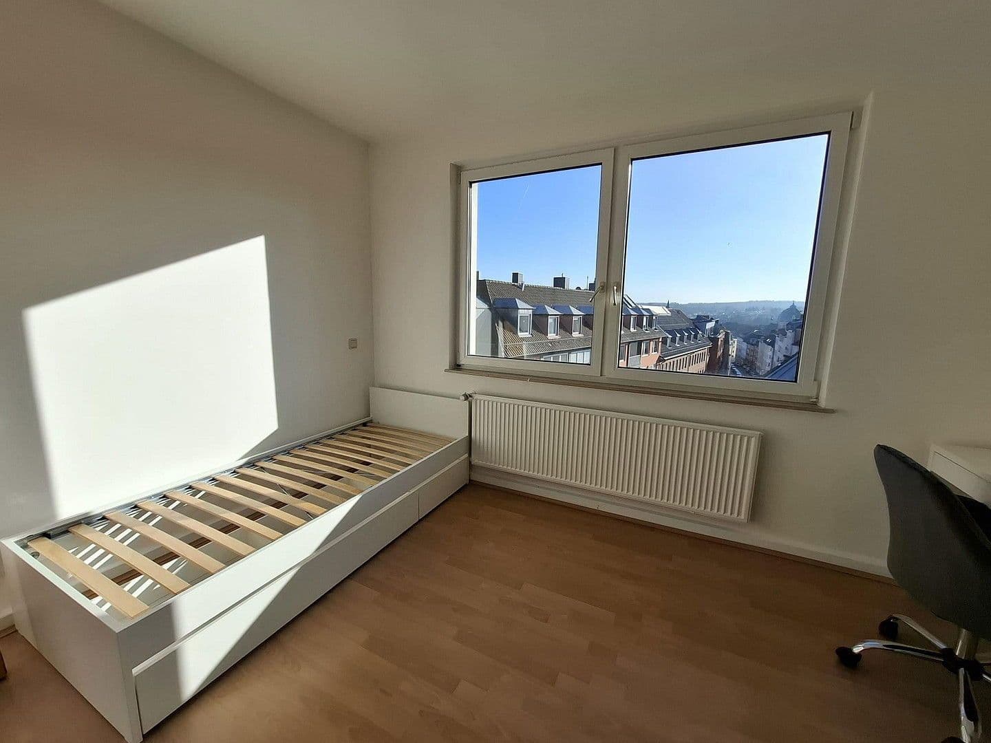 Pronájem bytu 2+1 47 m², Kasinostraße 66, Cáchy, Severní Porýní-Vestfálsko Pronájem bytu 2+1 47 m², Kasinostraße 66, Cáchy, Severní Porýní-Vestfálsko