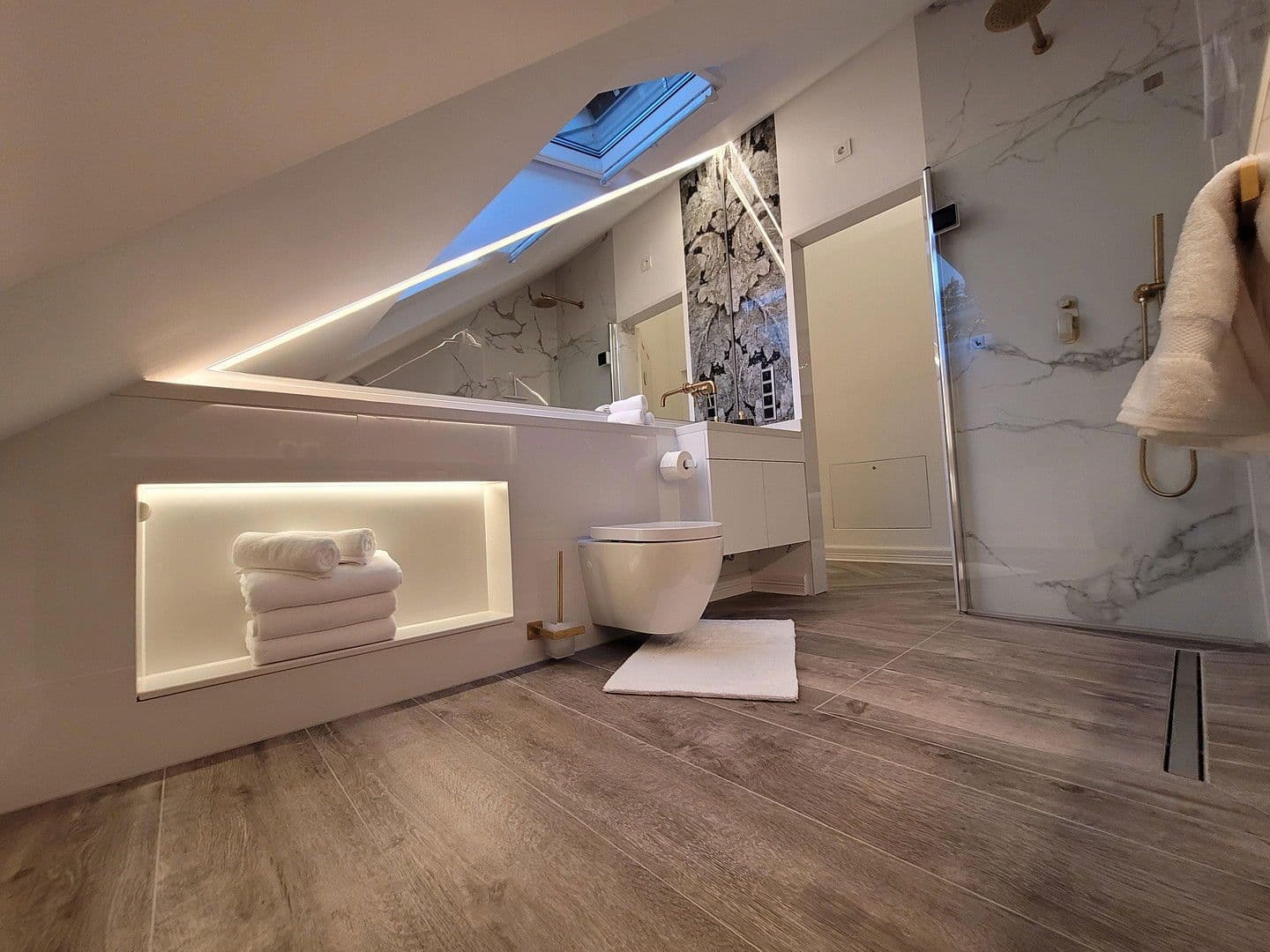 Prodej bytu 3+kk 88 m², Bonn, Severní Porýní-Vestfálsko Prodej bytu 3+kk 88 m², Bonn, Severní Porýní-Vestfálsko