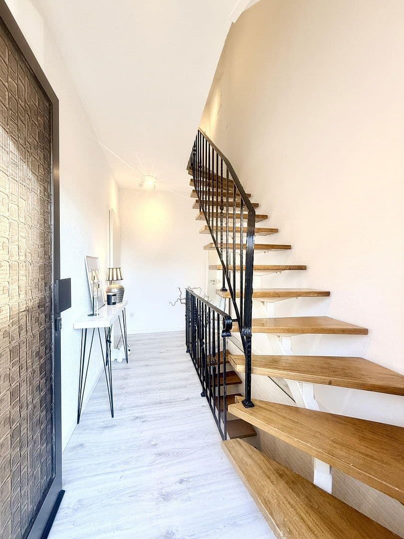 Prodej domu 97 m², pozemek 155 m², Tönisvorst, Severní Porýní-Vestfálsko Prodej domu 97 m², pozemek 155 m², Tönisvorst, Severní Porýní-Vestfálsko