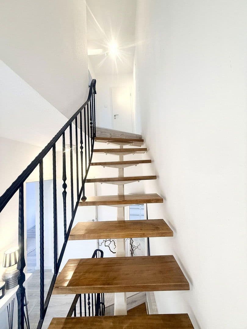 Prodej domu 97 m², pozemek 155 m², Tönisvorst, Severní Porýní-Vestfálsko Prodej domu 97 m², pozemek 155 m², Tönisvorst, Severní Porýní-Vestfálsko