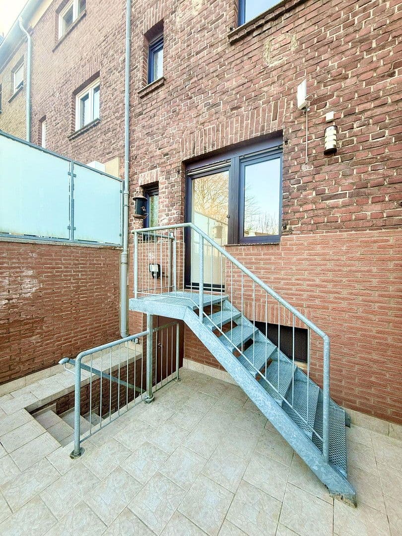 Prodej domu 97 m², pozemek 155 m², Tönisvorst, Severní Porýní-Vestfálsko Prodej domu 97 m², pozemek 155 m², Tönisvorst, Severní Porýní-Vestfálsko