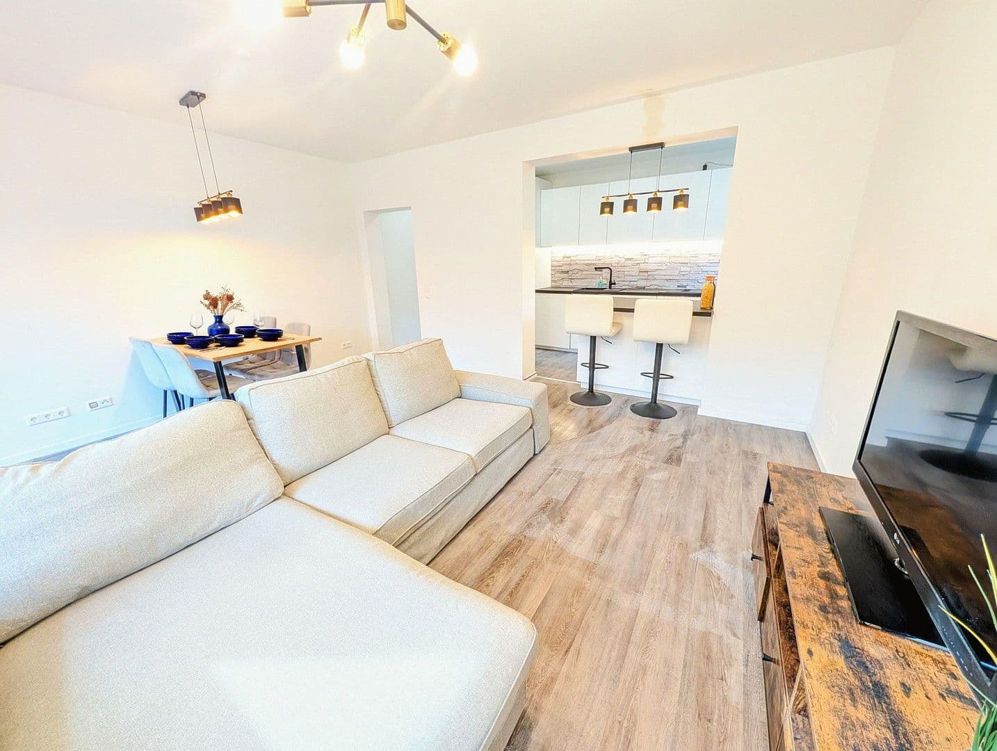 Prodej bytu 4+1 92 m², Ostpreußendamm 162, Berlin, Berlín Prodej bytu 4+1 92 m², Ostpreußendamm 162, Berlin, Berlín