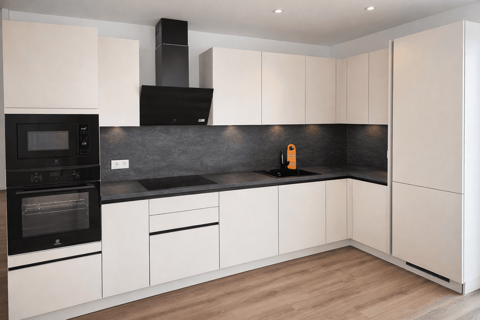 Prodej bytu 4+1 127 m², Jockgrim, Porýní-Falc Prodej bytu 4+1 127 m², Jockgrim, Porýní-Falc