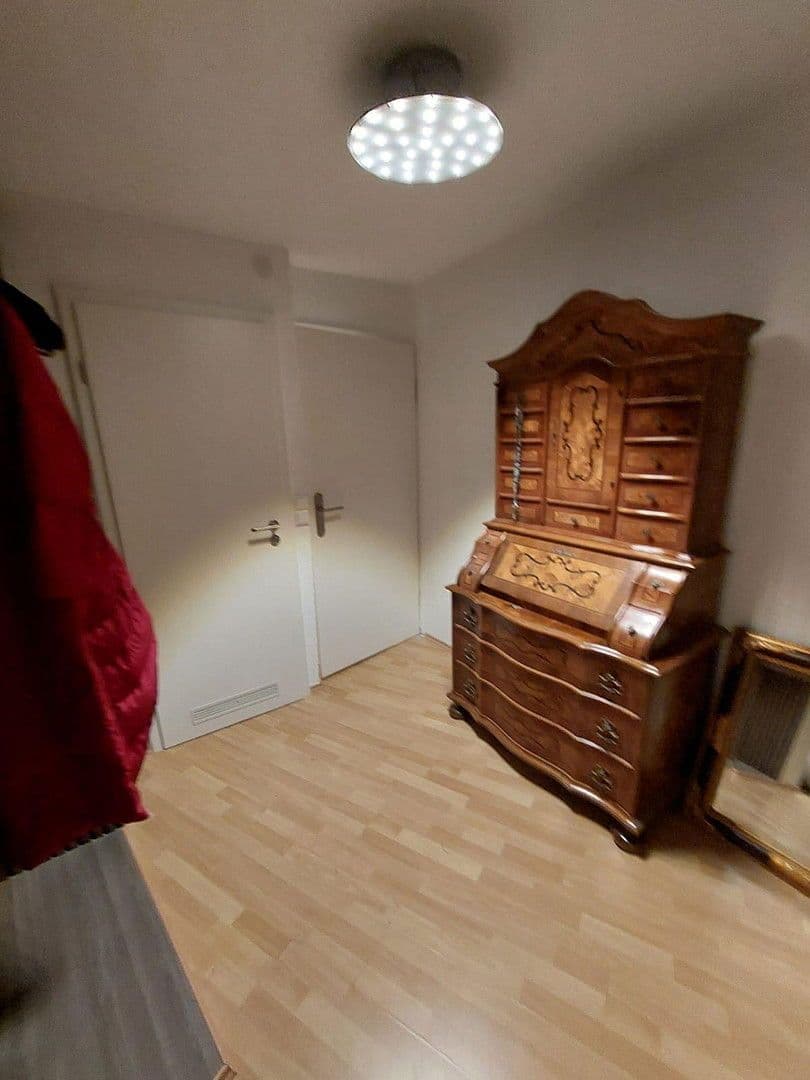 Pronájem bytu 4+1 80 m², Fellbach, Bádensko-Württembersko Pronájem bytu 4+1 80 m², Fellbach, Bádensko-Württembersko