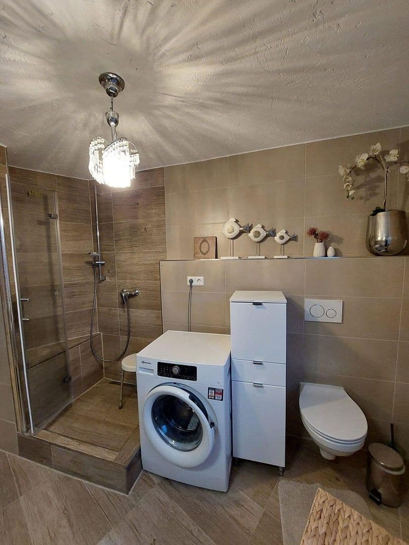 Pronájem bytu 4+1 80 m², Fellbach, Bádensko-Württembersko Pronájem bytu 4+1 80 m², Fellbach, Bádensko-Württembersko