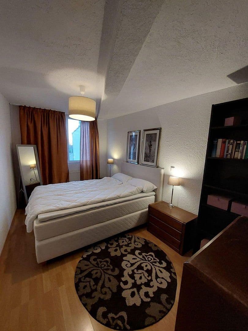 Pronájem bytu 4+1 80 m², Fellbach, Bádensko-Württembersko Pronájem bytu 4+1 80 m², Fellbach, Bádensko-Württembersko