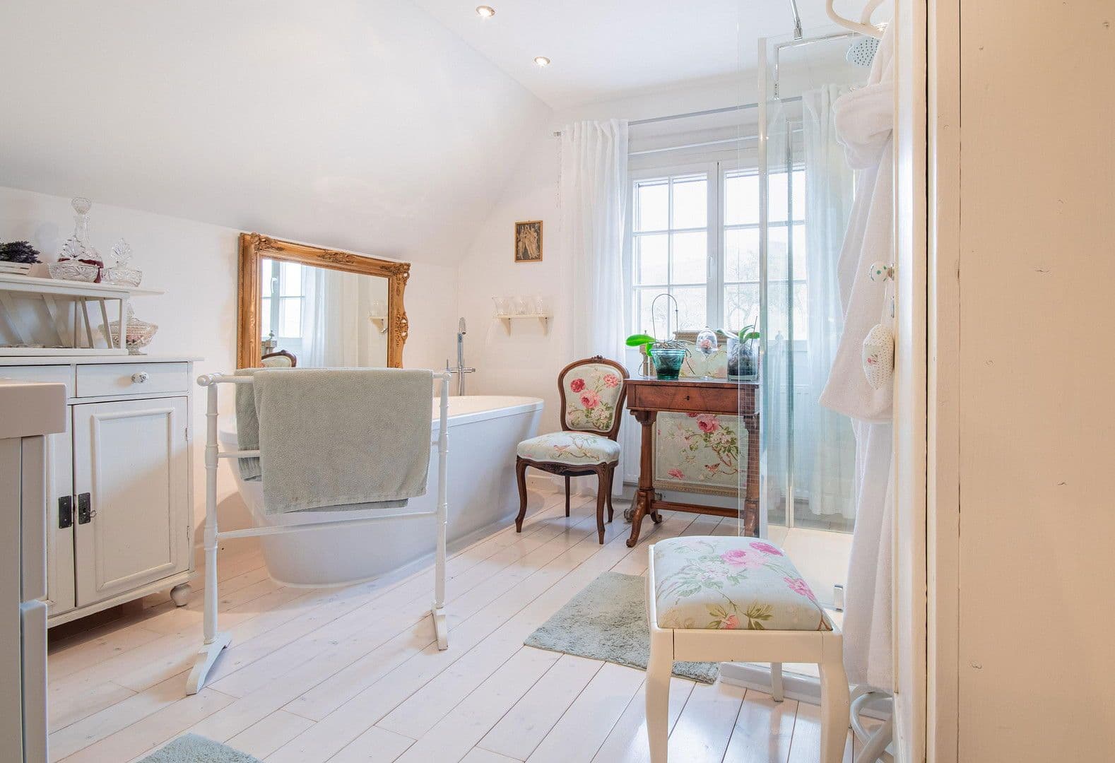 Prodej domu 220 m², pozemek 1.329 m², Stühlingen, Bádensko-Württembersko Prodej domu 220 m², pozemek 1.329 m², Stühlingen, Bádensko-Württembersko