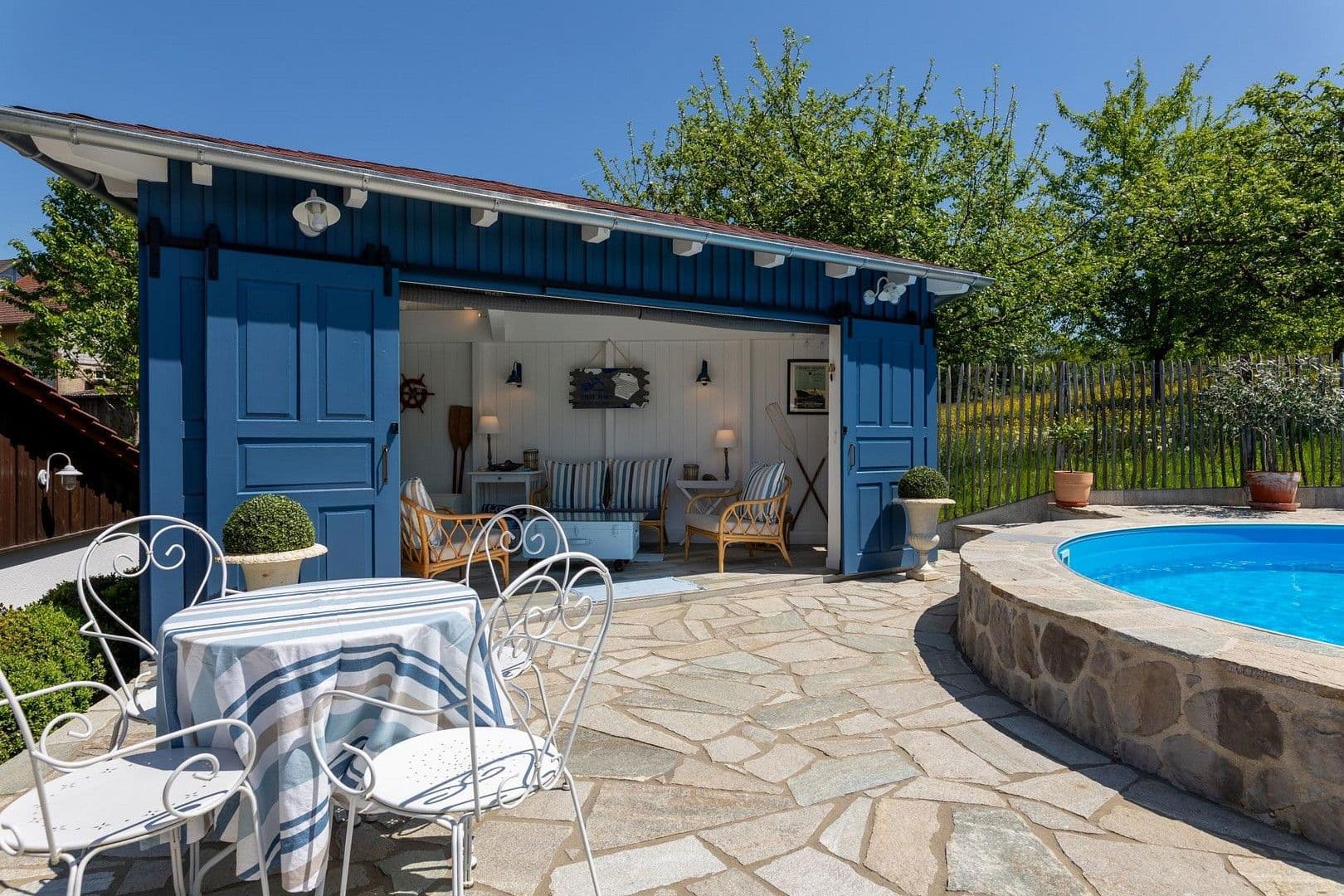 Prodej domu 220 m², pozemek 1.329 m², Stühlingen, Bádensko-Württembersko Prodej domu 220 m², pozemek 1.329 m², Stühlingen, Bádensko-Württembersko