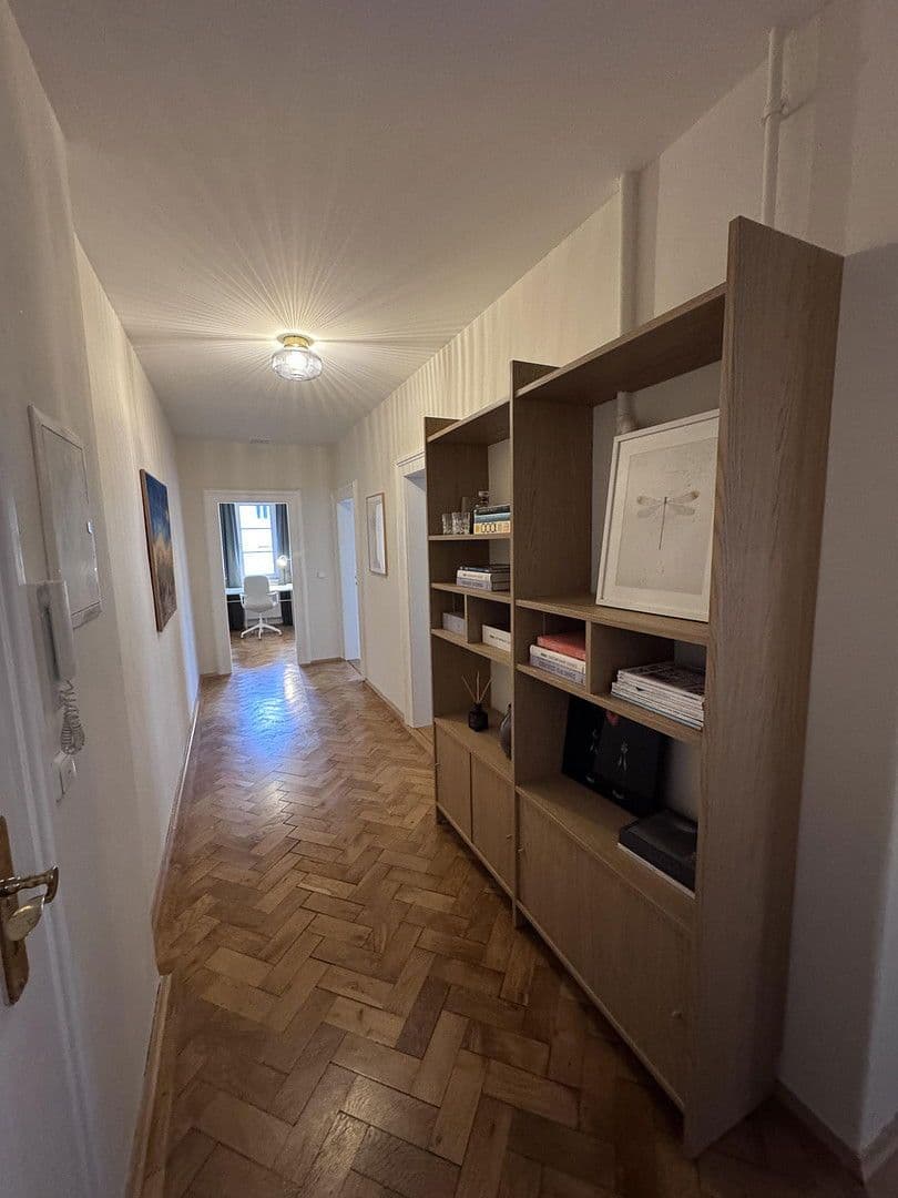 Pronájem bytu 3+1 80 m², Schedelstraße 11, München, Bavorsko Pronájem bytu 3+1 80 m², Schedelstraße 11, München, Bavorsko