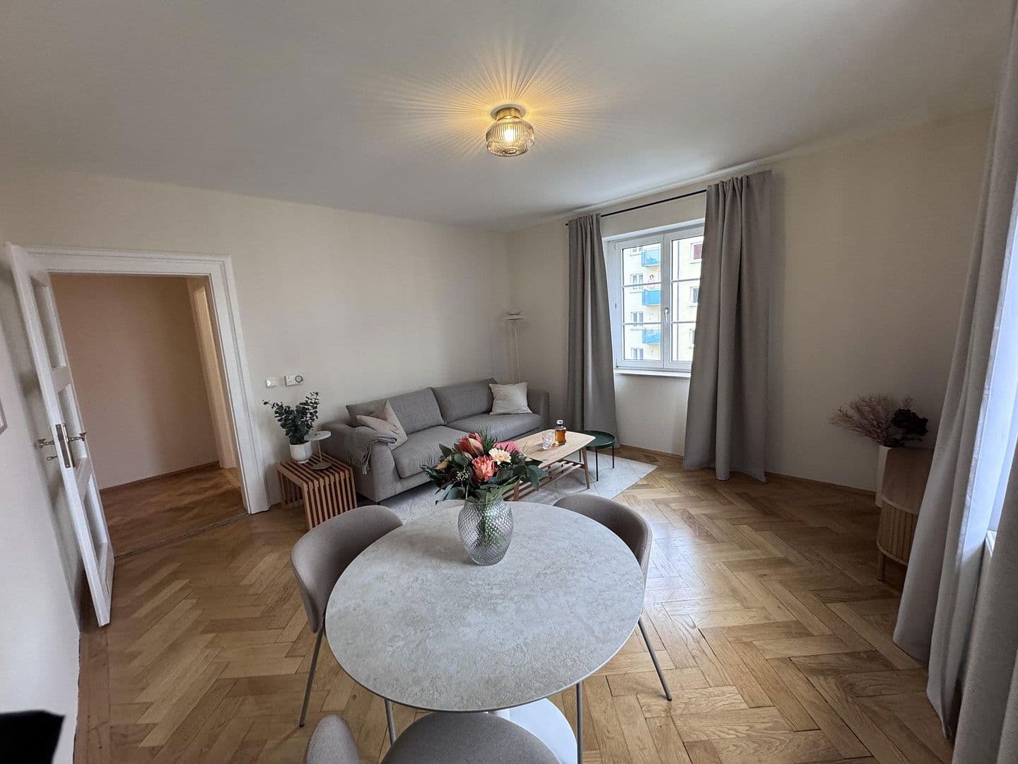 Pronájem bytu 3+1 80 m², Schedelstraße 11, München, Bavorsko Pronájem bytu 3+1 80 m², Schedelstraße 11, München, Bavorsko